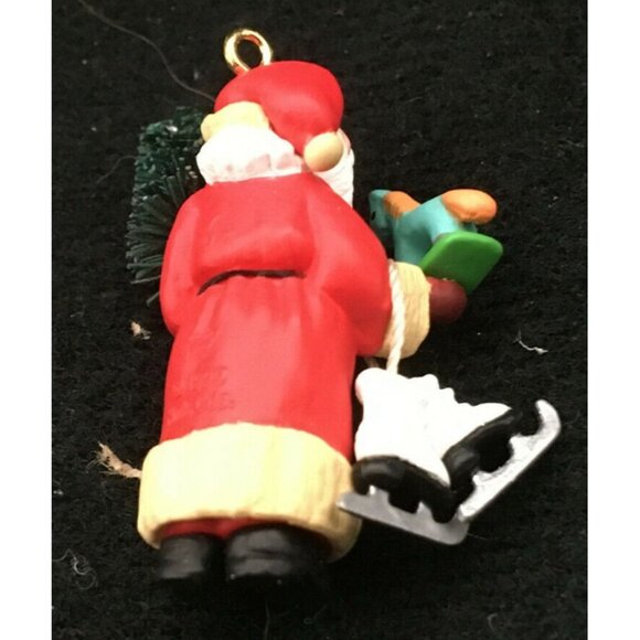 Santa Hallmark Ornament 1999 #6 in Centuries of Santa Collection Linda Sickman - Picture 2 of 6